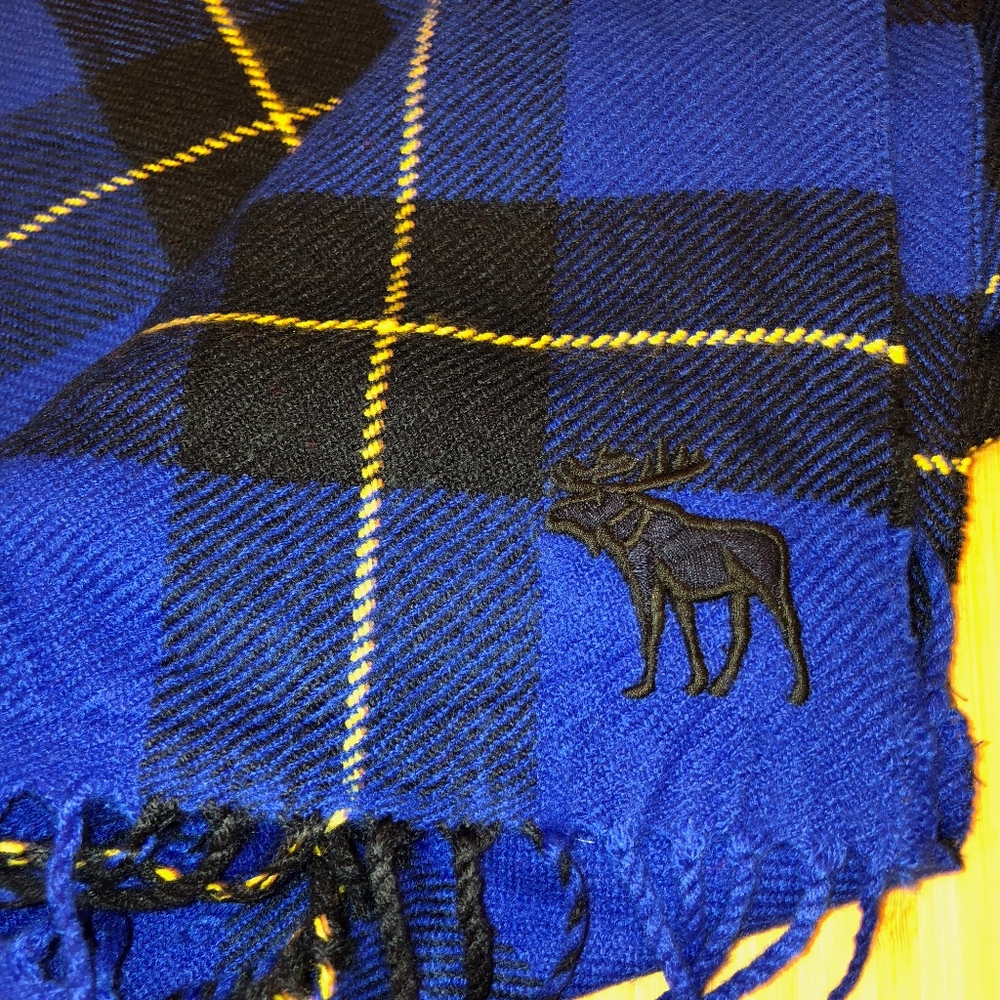 Abercrombie Fitch 100% Acrylic Scarf